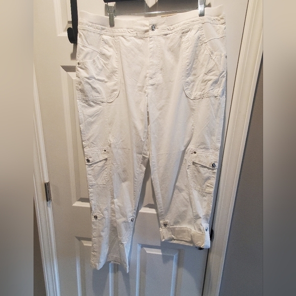 Laura Ashley Pants - Laura Ashley  white pants/ capris. Sz 16 NWT